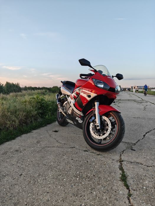 Yamaha R6 (2000)