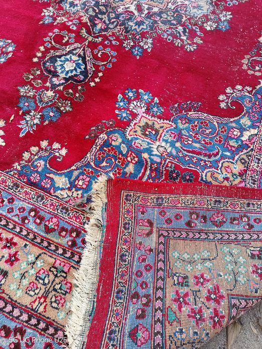 Ръчно тъкан килим