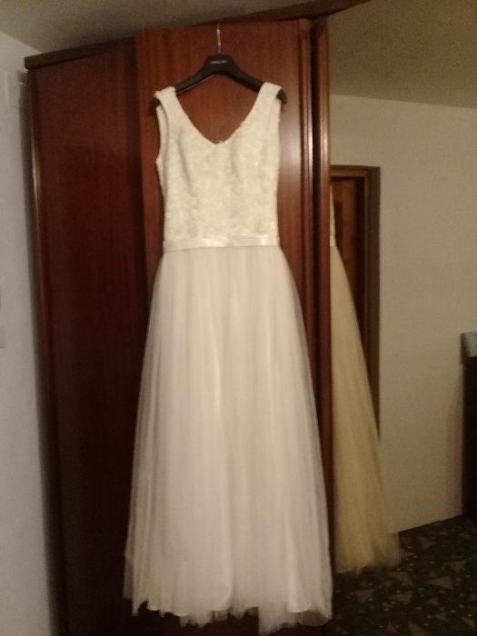 Vand rochie de mireasa