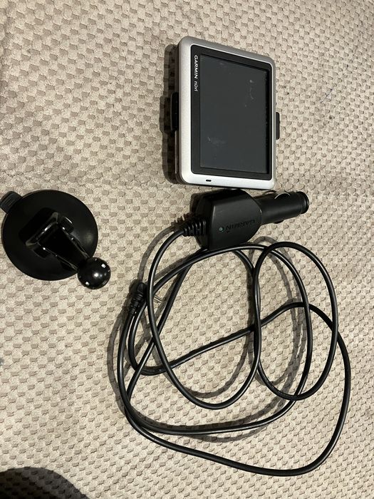 Навигация Garmin nüvi 1200 GPS с оригинално зарядно