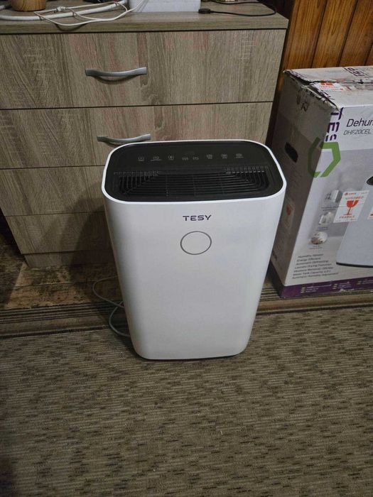 Влагоуловител Tesy DHF20CEL