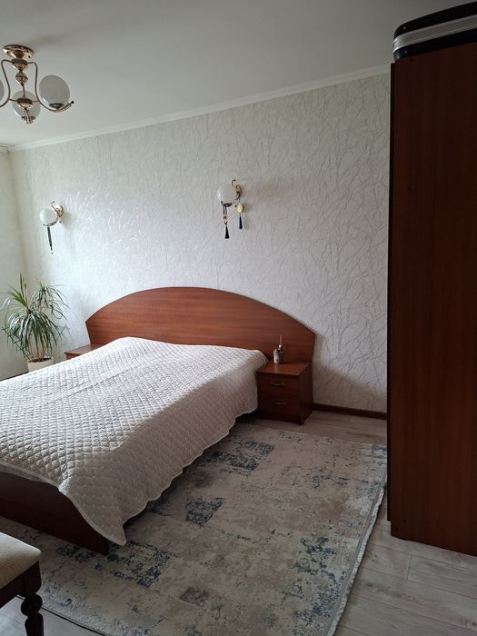 Продам 4 комнатную квартиру