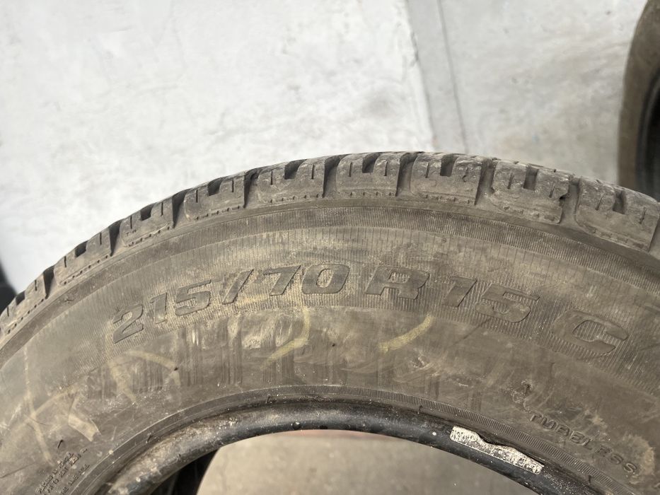 2 бр. летни гуми за бус  215/65/16C Uniroyal 7+ mm DOT 0920