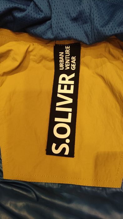 Тънко яке с качулка