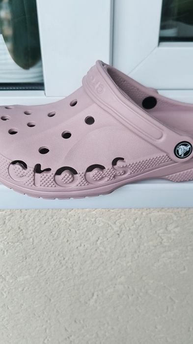 Crocs  impecabili și super comozi
