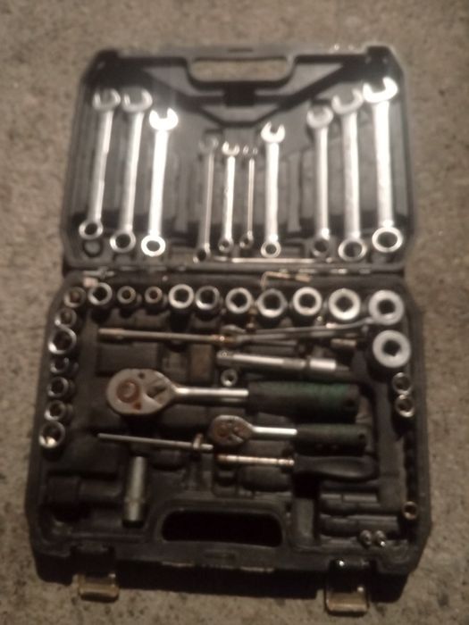 Набор ключей в хорошем состоянии