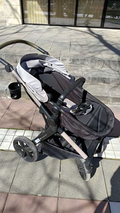 Бебешка количка Kinderkraft Moov 2
