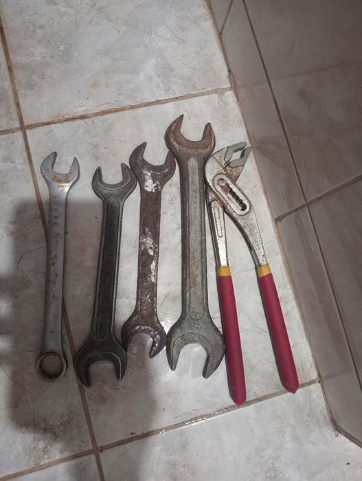 Тегін ағаштар бир Газел