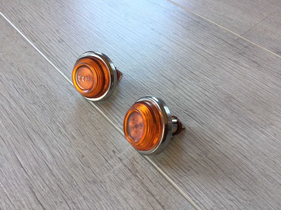 2 бр НОВИ оригинални странични мигачи за калник за Жигули / Лада / ВАЗ