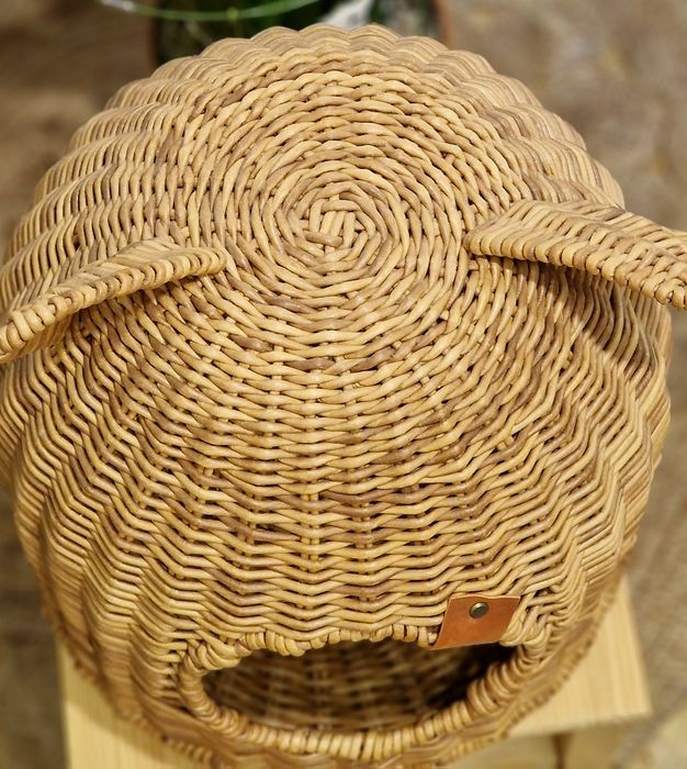 Домик для животных плетёный