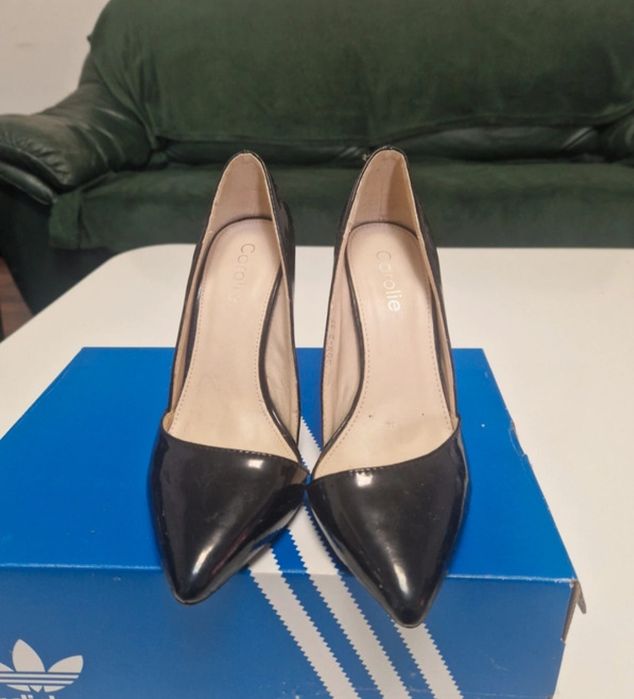 Pantofi cu toc ,marimea 37