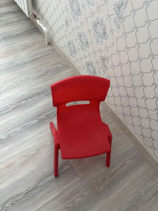 продам парта, стулья, ресепшн, шкаф и прочее