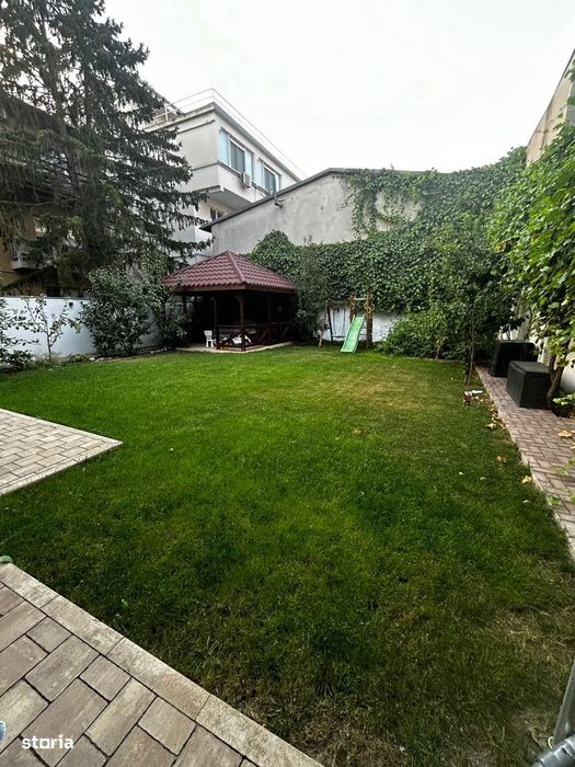 Casă de închiriat cu 6 camere în Băneasa