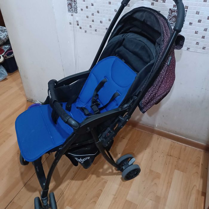 Детская  коляска  складная.