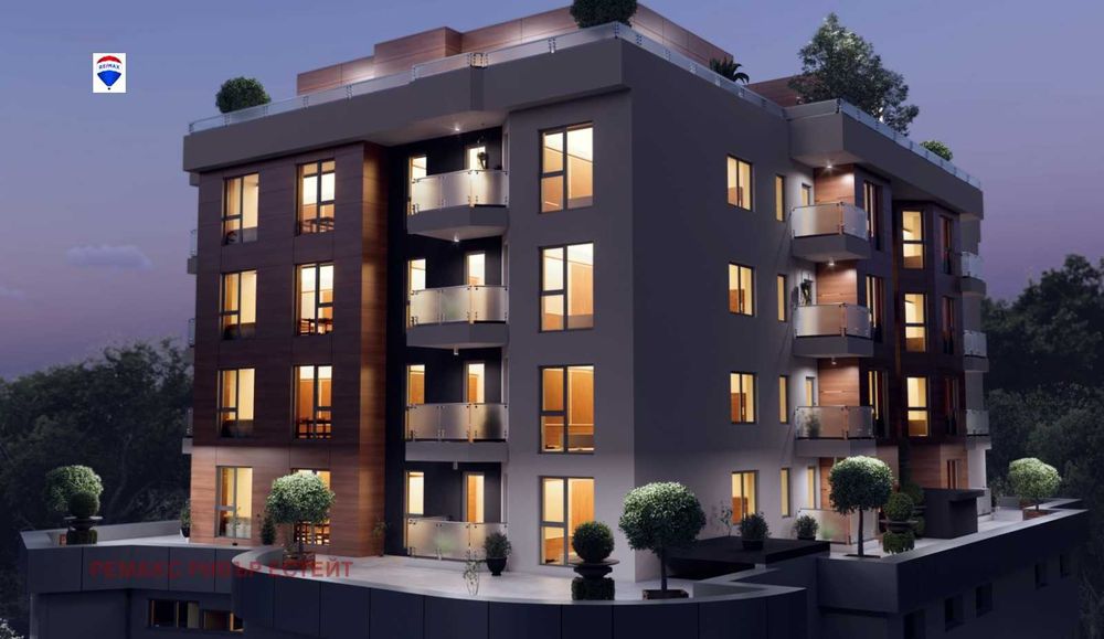 Продава се Тристаен апартамент в Русе, Централен южен район - 107 кв.м за 1149 €/кв.м - Снимка #5