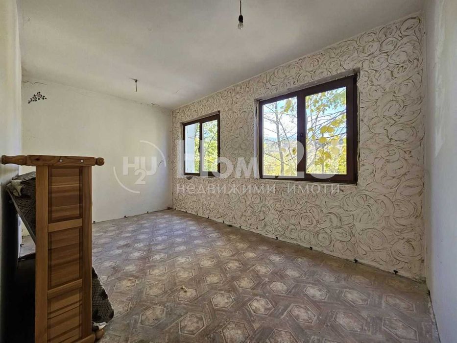 Тристаен апартамент! Асеновград! Подготвен за ремонт!