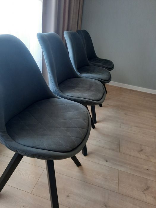 Трапезни столове