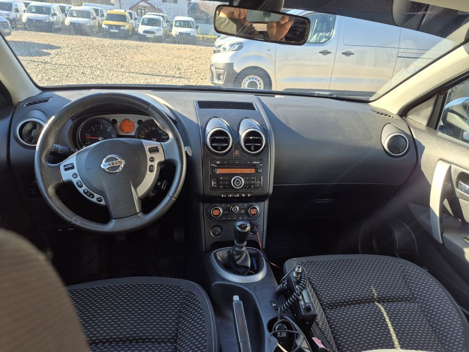 Nissan Qashqai 2009 panoramic clima