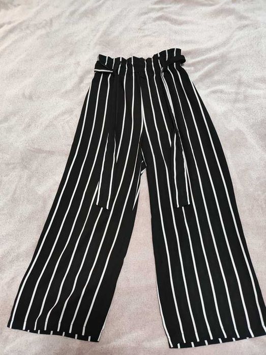 Pantaloni cu dungi eleganti - XS Stradivarius
