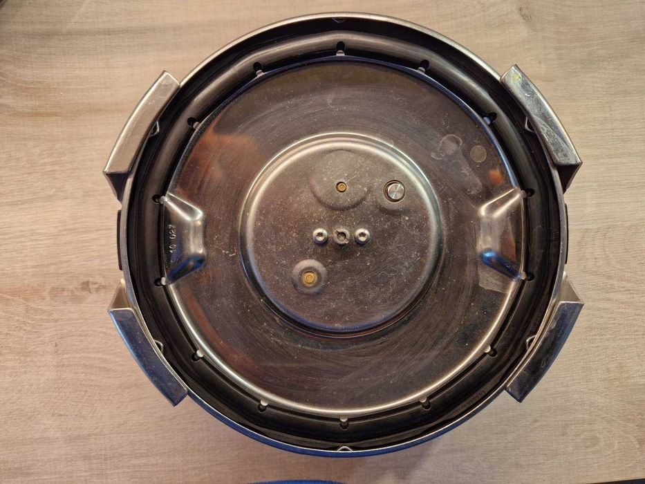 Тенджера под налягане на  Tefal