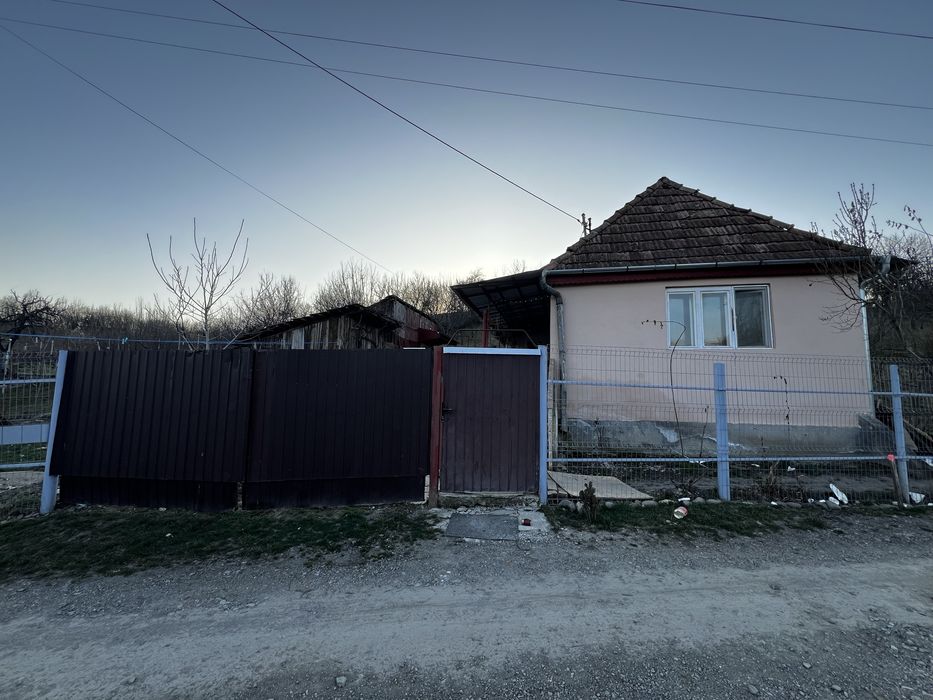 Casa de vanzare in Suseni