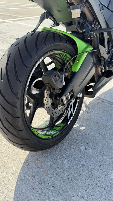 Vând Kawasaki ZX-6R