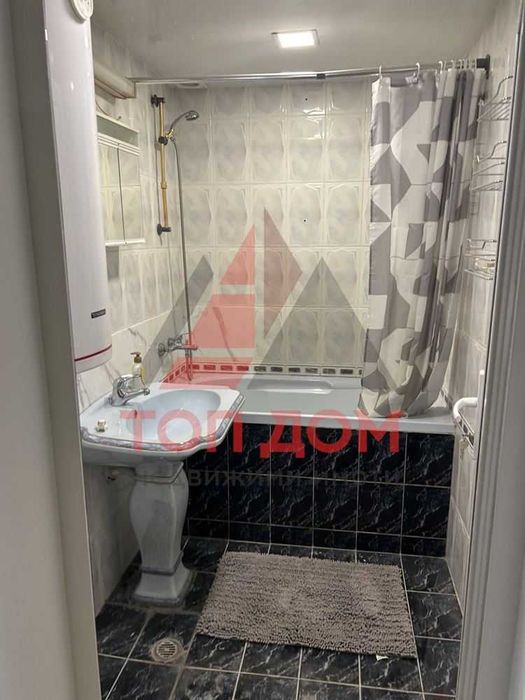 Дава се под наем Тристаен апартамент в Варна, Червен площад - 150 кв.м за 612 € - Снимка #5