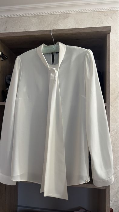 Продам блузку женскую