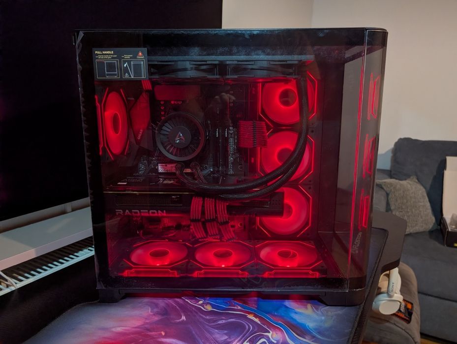 PC Gaming "Red Devil":  Ryzen 7 5800X3D, RX 9070 XT 16GB, 32GB DDR4