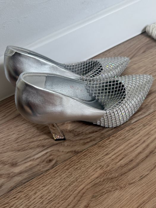 Продам новые туфли