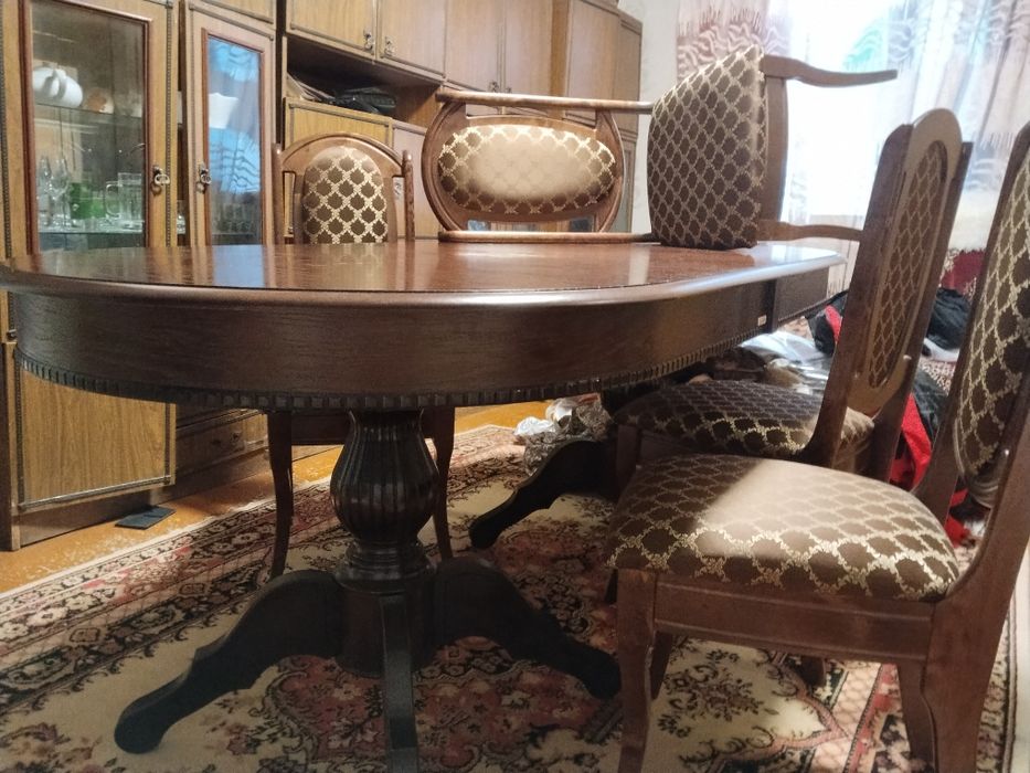 Продам стол со стульями