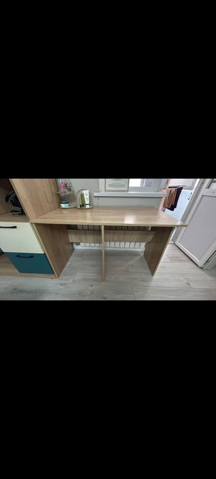 Продам шкаф со столом