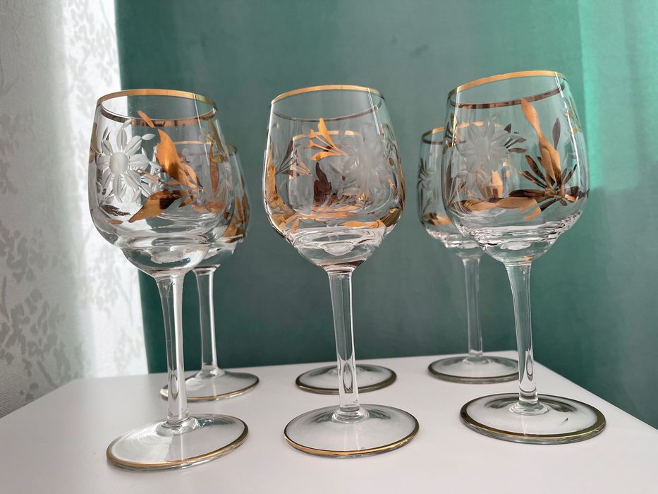 Obiecte portelan si sticla. Pret 300 Ron toate