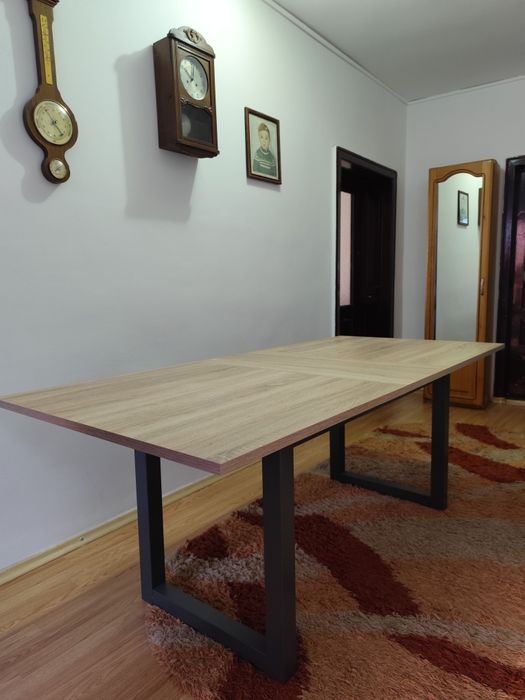 Vând masa sufragerie