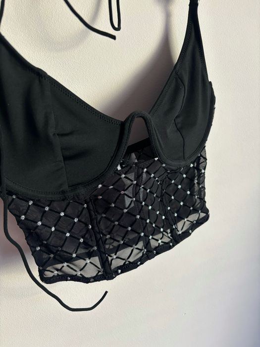 Бюстие Топ с ръкави и камъни