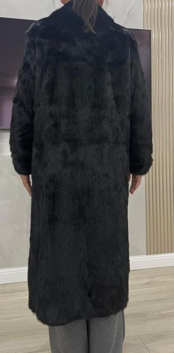 Норковая шуба.  .