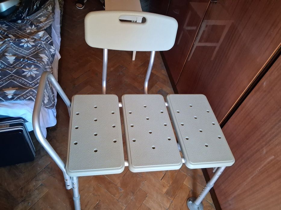 Scaun pentru baie