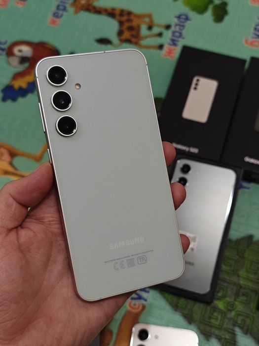 Samsung S23 телефоны