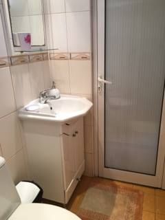 * цената е за човек* Двойна стая със самостоятелна баня и тоалетна