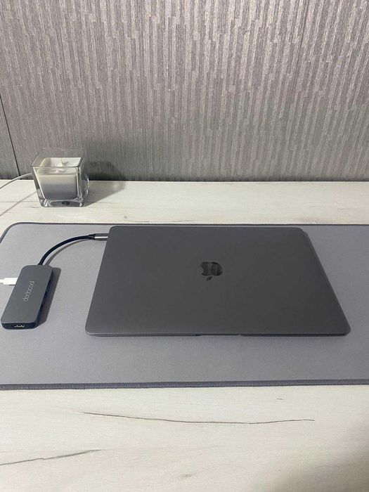 Лаптоп MacBook M1