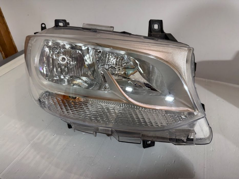 Far stânga dreapta Mercedes Sprinter 2018/2026 W907/W910