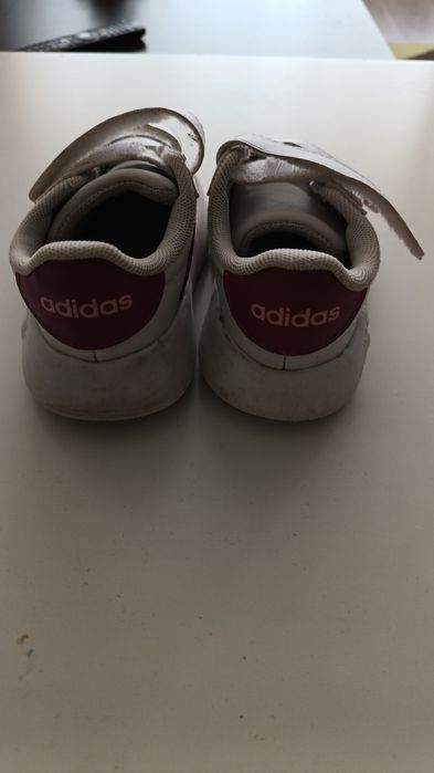 Маратонки Adidas 22