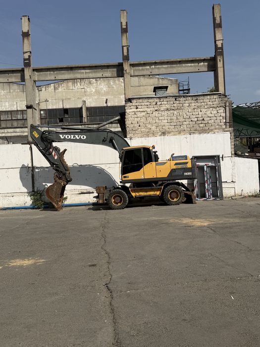 Ekskavator xizmati 210 tali  gidramolt