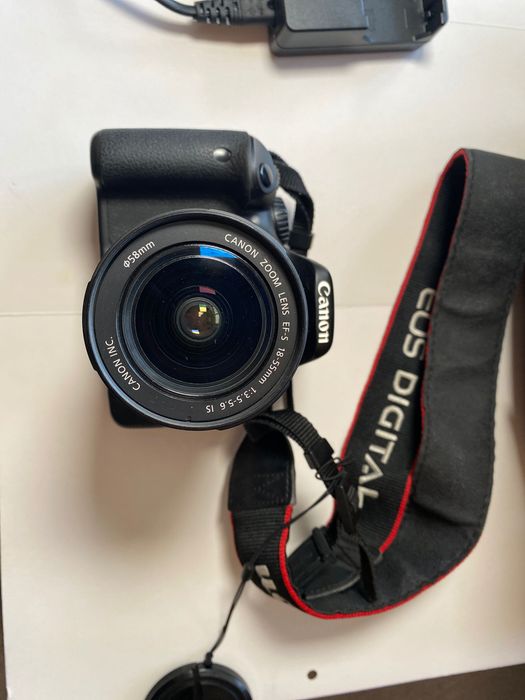 Фотоапарат Canon EOS 550D с два обектива
