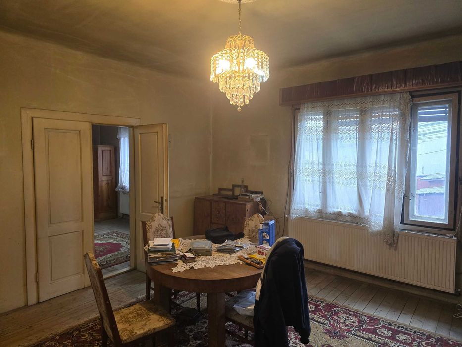 Persoana fizica vând casa, central