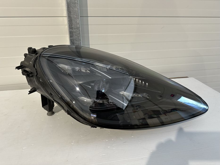 Far led matrix dreapta Porsche Cayenne 9Y 2018/2023 9Y0941036L