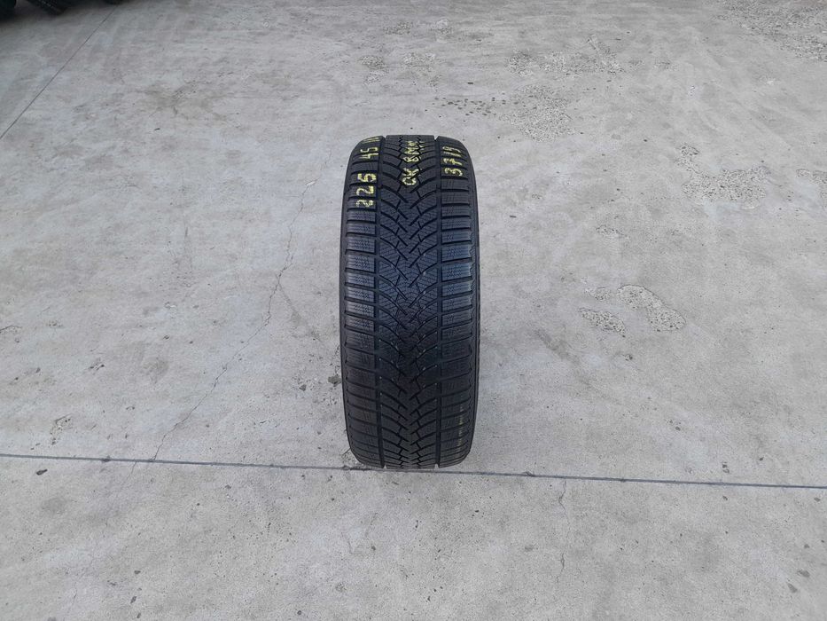 O anvelopa de iarna 225 45 18 semperit speed grip 3 profil 8 mm