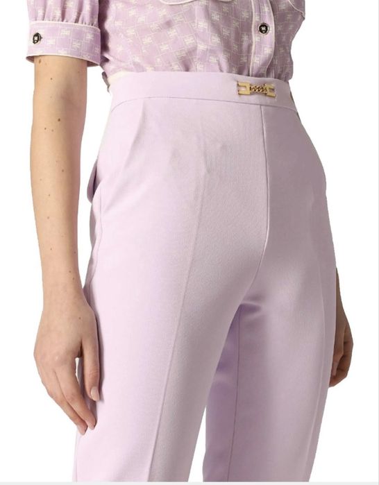 Elisabetta Franchi чино панталон в модерно лила