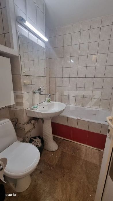 Apartament 3 camere, 56 mp, zona Lipovei