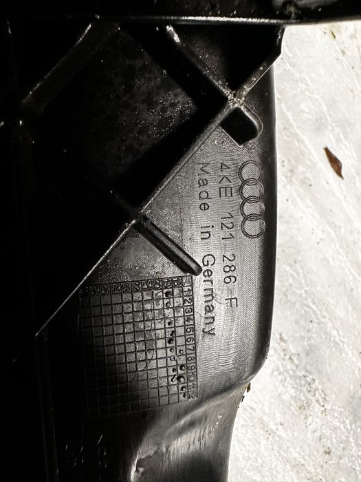 Hotă aer audi e-tron.cod:4ke121286.f.